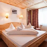Sporthotel Enzian 4*
