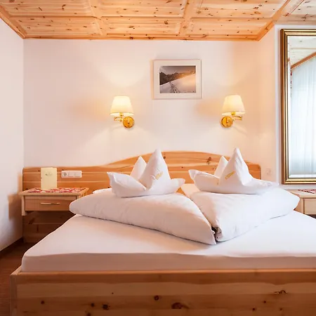 Enzian Hotell