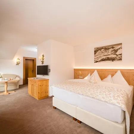 Enzian Hotell Zürs