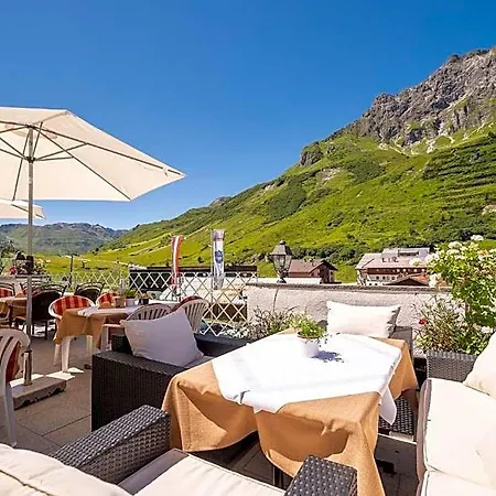 Hotel Enzian 4*