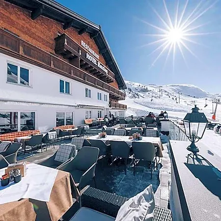 Hotel Enzian Zürs