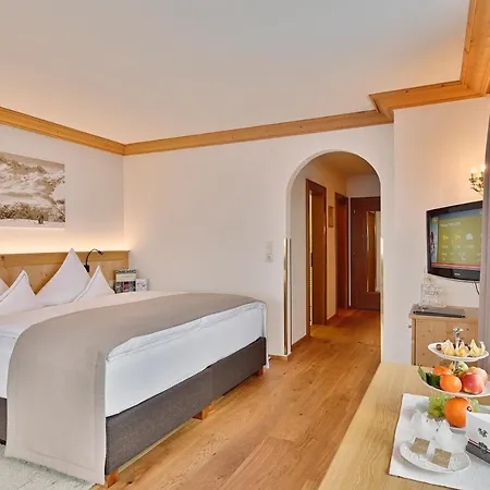 Hotell Enzian Zürs